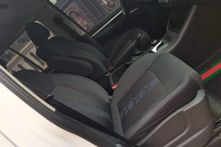 Used FORTHING Lingzhi M5 2022 Standard Version Base Model 7 Seats Right Front Seat