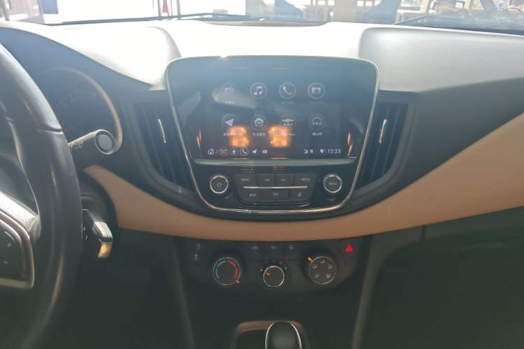 Used Chevrolet Monza 2022 320 Automatic Enjoyment Sunroof Version
