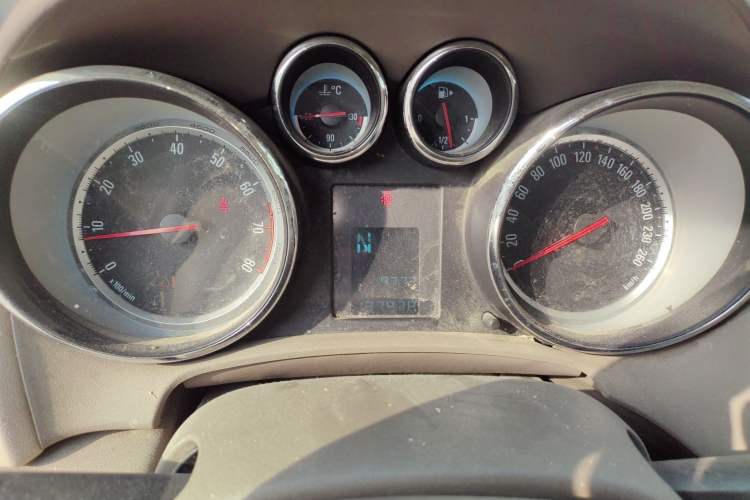 Used Buick GT 2013 GT 1.6L Automatic Fashion Edition Instrument Cluster