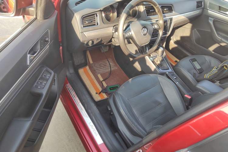 Used Volkswagen Lavida 2015 1.6L Automatic Luxury Edition
