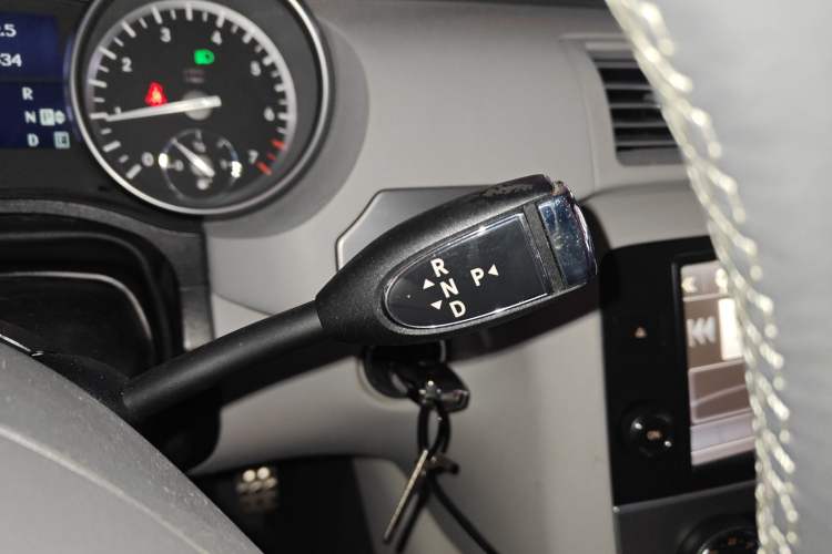 Used Mercedes-Benz R-Class 2014 R 320 4MATIC Business Model