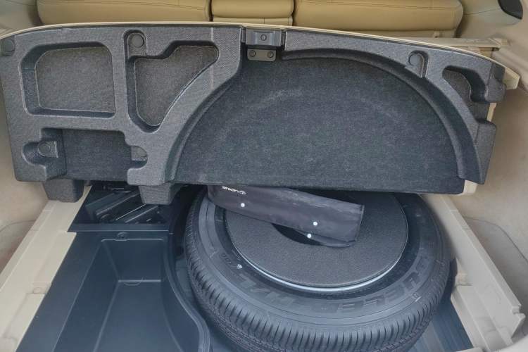 Used Lexus RX Classic 2013 270 Elegant Edition Trunk