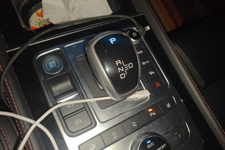 Used BYD Tang New Energy 2018 DM 2.0T All-Wheel Drive Smart Connect Elite 7-Seater China V Emission Standard