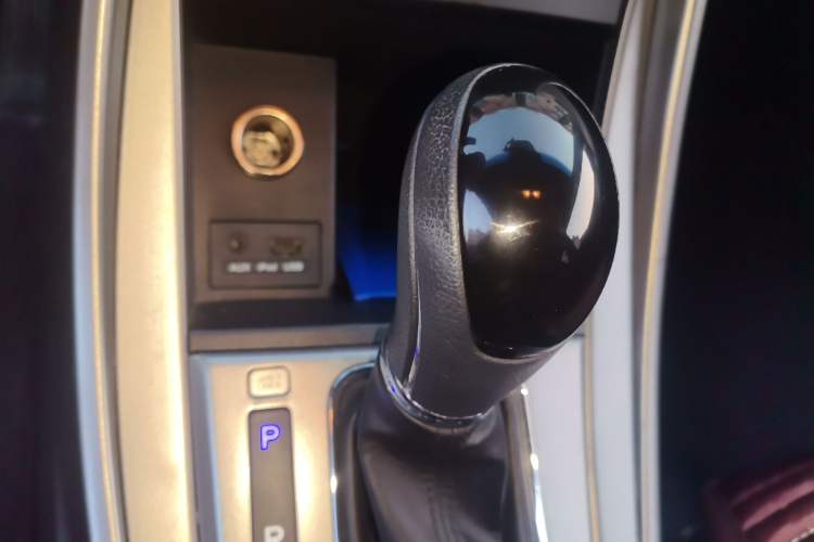 Used Hyundai Elantra (5th Generation / Langdong) 2012 1.6L Automatic Fashion Edition Gear Lever