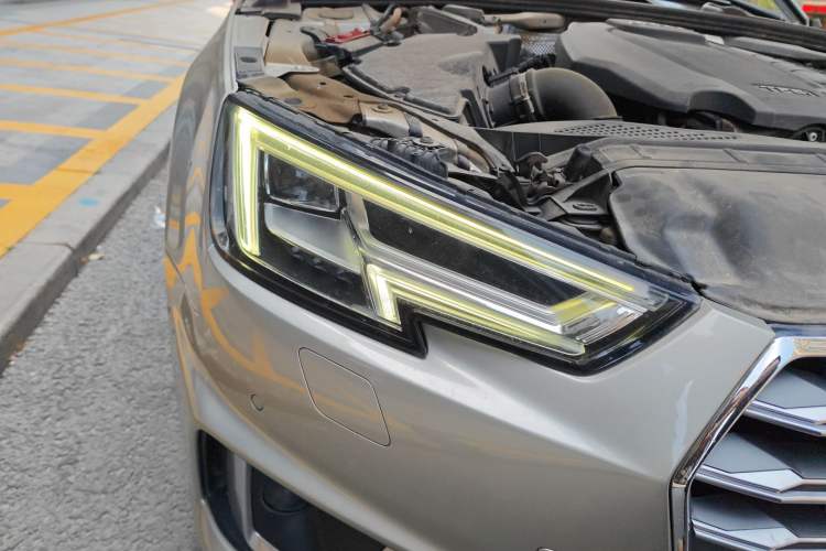 Used Audi A4L 2019 40 TFSI Fashion Version China V
