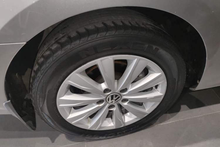 Used Volkswagen Sagitar 2015 230TSI Automatic Comfort Version Exterior 5