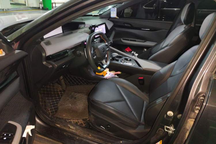 Used Changan UNI-V 2022 1.5T Prestige Version