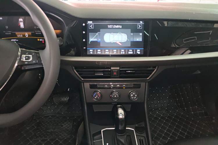 Used Volkswagen Lavida 2021 1.5L Automatic Comfort Edition Audio And AC Panel