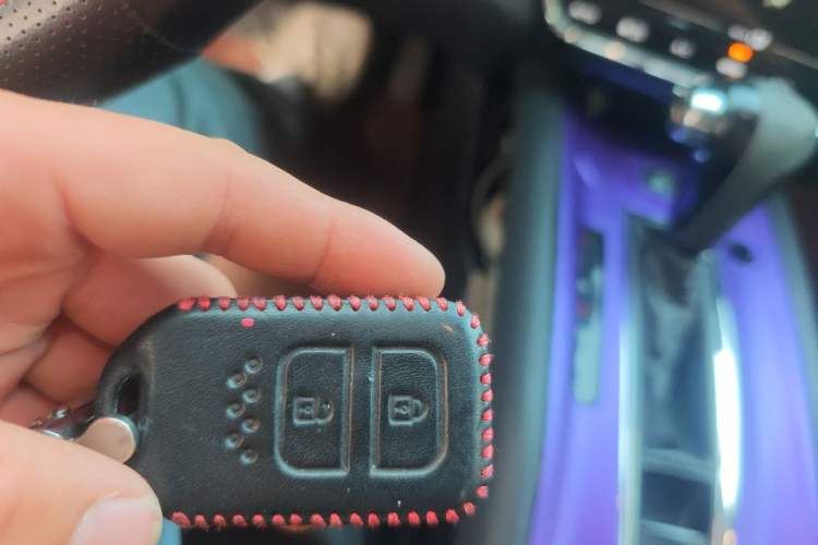 Used Honda Vezel 2015 1.8L CVT 2WD Luxury Model Vehicle Key