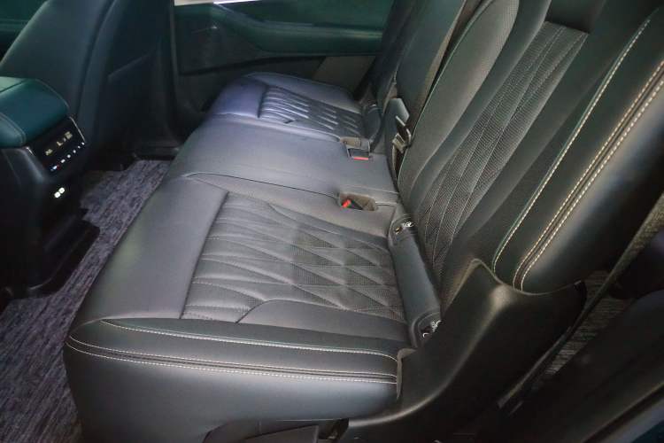 Used GAC Trumpchi GS8 2022 Dual-Engine Series 2.0TM Two-Wheel Drive Prestige Edition (7 Seats)