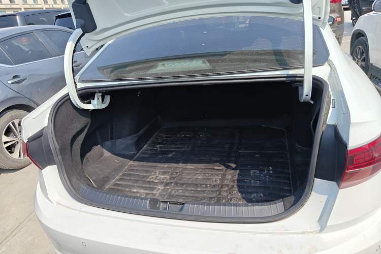 Used Volkswagen Sagitar 2020 280TSI DSG Comfort Version China VI Standard Trunk