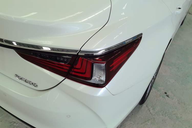 Used Lexus ES 2022 200 Excellence Edition