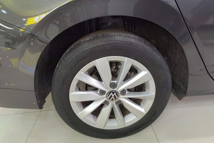 Used Volkswagen Bora 2021 280TSI DSG Elite Smart Connectivity Version Right Rear Wheel Hub