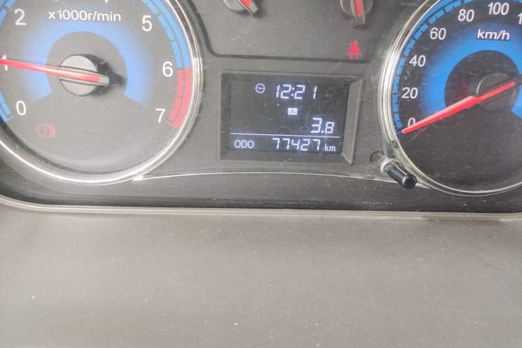 Used Dongfeng Fengon 360 2015 1.5L Manual Comfort 7-Seater China IV Standard