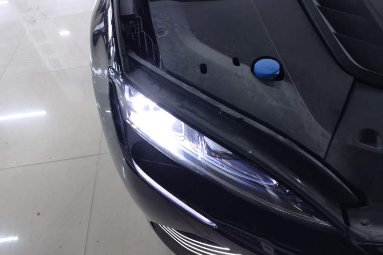 Used BYD Seal 2022 700 km Long-Range Rear-Wheel-Drive Version Right Front Headlight