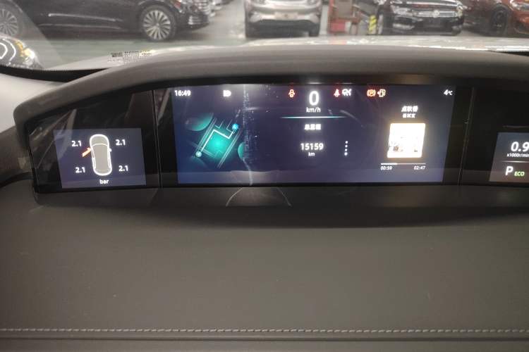 Used CHANGAN UNI-K 2024 2.0T Two-Wheel Drive YueShang Trim Instrument Cluster