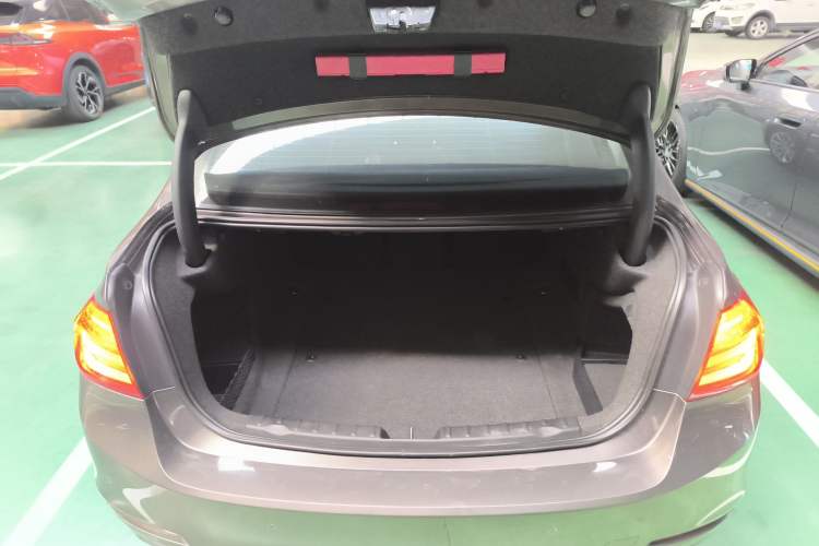 Used BMW 3 Series 2014 320Li Fashion Model
