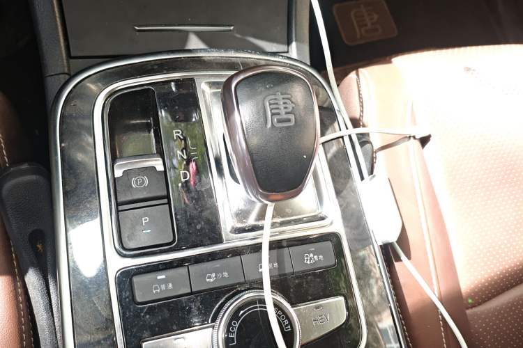 Used BYD Tang New Energy 2015 2.0T Four-Wheel-Drive Flagship Model Gear Lever