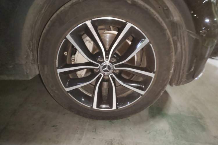 Used Mercedes-Benz GLC 2020 GLC 300 L 4MATIC Dynamic Edition Right Front Wheel Hub
