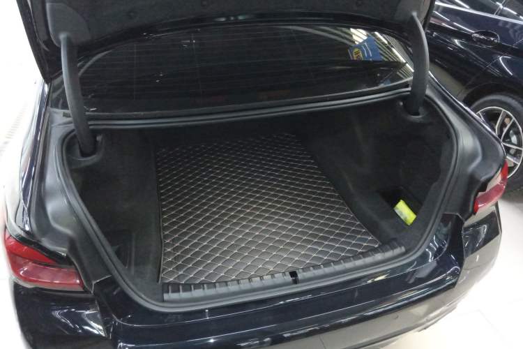 Used BMW 5 Series 2022 Second Facelift 530Li Leading Edition M Sport Package
