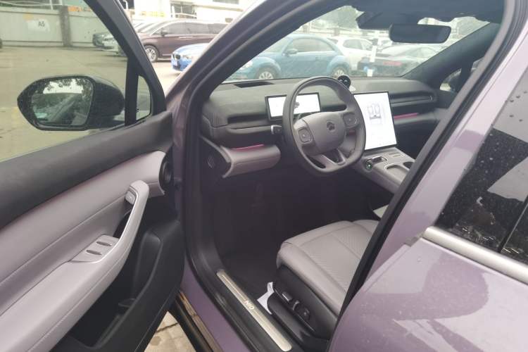 Used Nio EC6 2024 75 kWh Interior 3