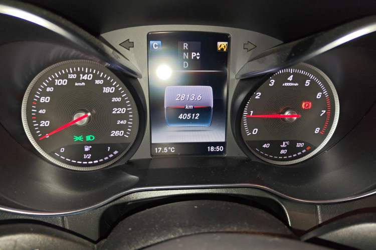 Used Mercedes-Benz GLC 2018 Facelift GLC 260 4MATIC Luxury Edition
