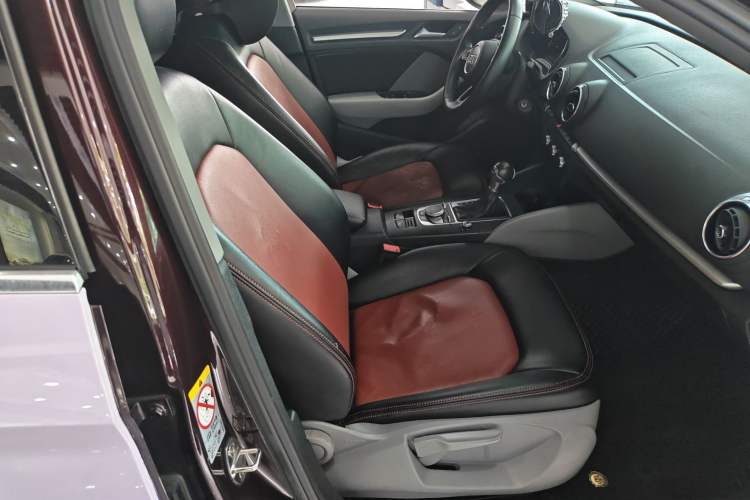 Used Audi A3 2017 Limousine 35 TFSI Ambition Edition Right Front Seat