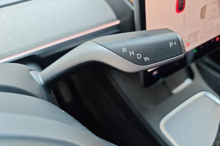 Used Tesla Model Y 2024 Long-Range All-Wheel-Drive Version