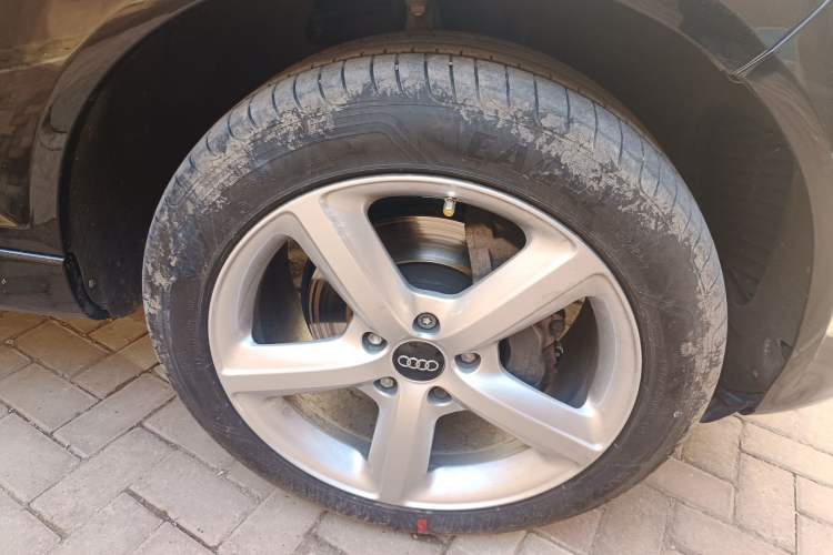 Used Audi Q7 2014 35 TFSI Sport Edition Right Front Wheel Hub