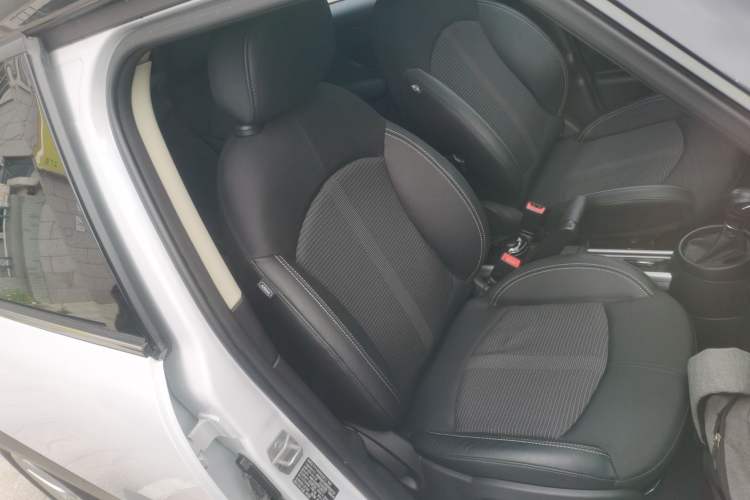 Used MINI Countryman 2014 1.6L COOPER Fun Right Front Seat