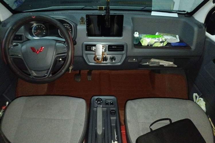 Used Wuling Yangguang 2025 Model 400km Bus Edition—Comfort Edition
