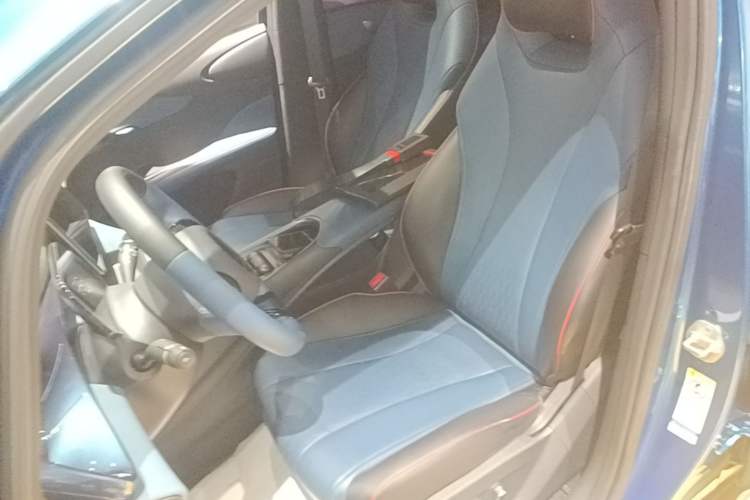 Used BYD Dolphin 2021 405 km Fashion Edition
