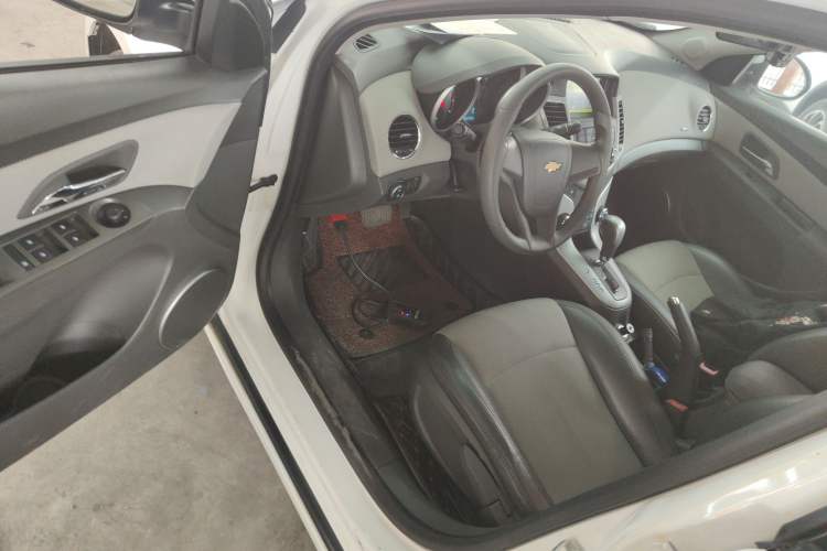 Used Chevrolet Cruze 2013 1.8L SE AT
