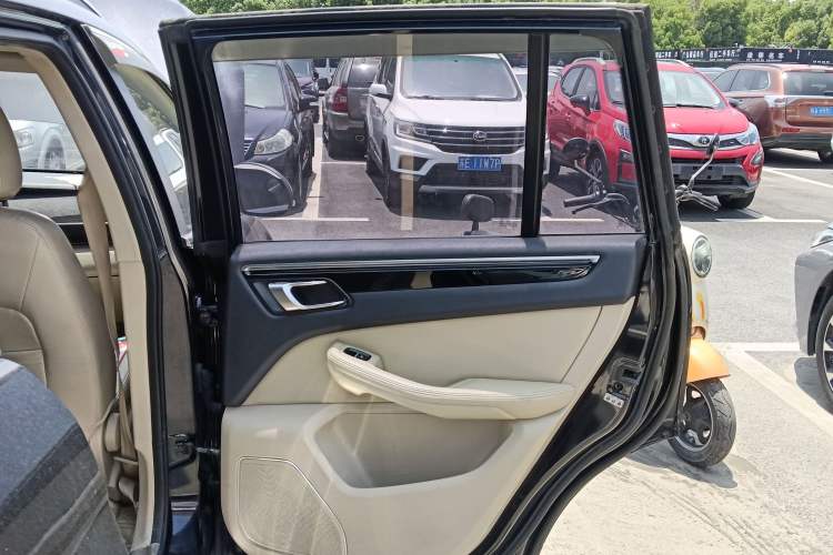 Used Zotye Domy X5 2017 Upgraded Model 1.5T Manual Luxury Version