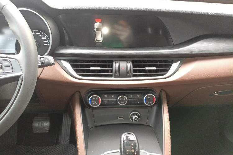 Used Alfa Romeo Stelvio 2017 2.0T 200HP Luxury Edition