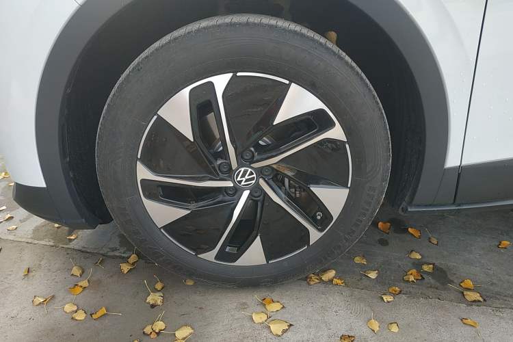 Used Volkswagen ID.4 CROZZ 2025 Pure Edition Exterior 7