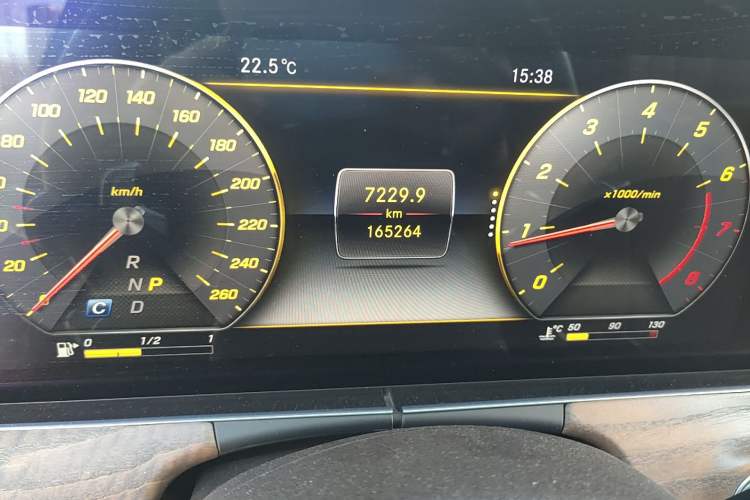 Used Mercedes-Benz E-Class 2016 E 200 L Odometer Close Up