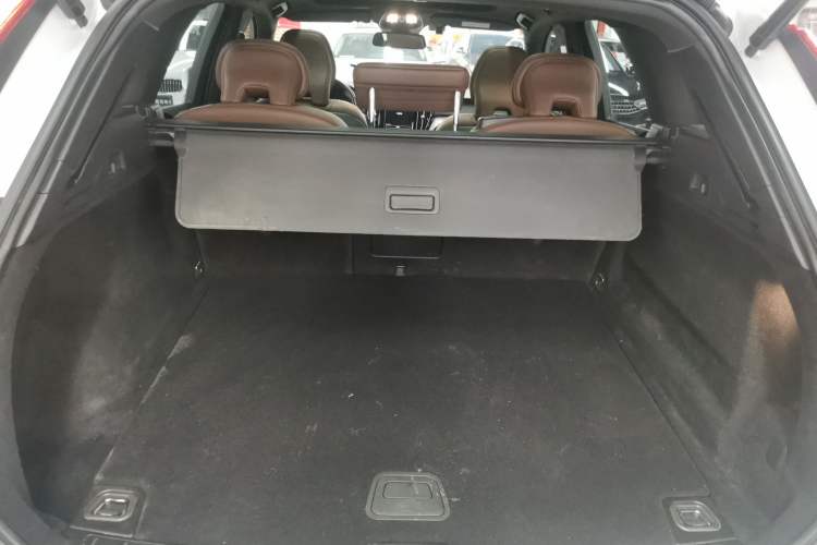 Used Volvo XC60 2022 B5 4x4 Zhiyi Luxury Edition
