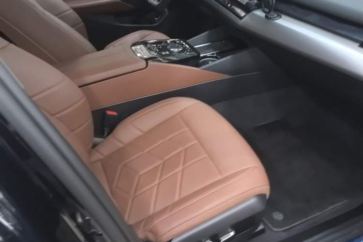 Used BMW 5 Series 2024 530Li Leading Model M Sport Package