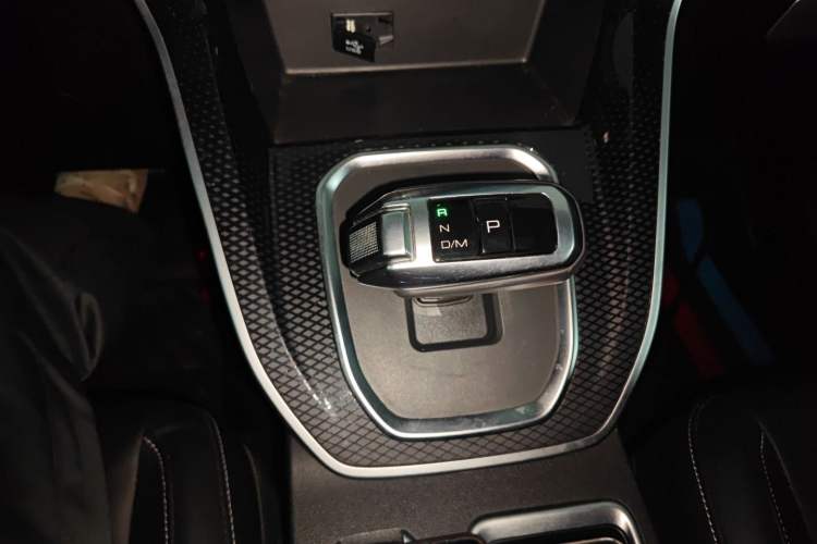 Used Haval M6 2021 PLUS 1.5T DCT Luxury Smart Connectivity Model Gear Lever