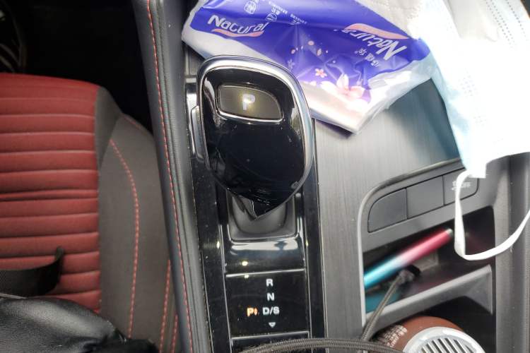 Used MG 6 2020 1.5T Automatic Lingchao Fashion Edition Gear Lever