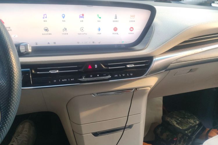 Used Buick Century 2023 2.0T Seven-Seater Yinshi Edition Audio And AC Panel