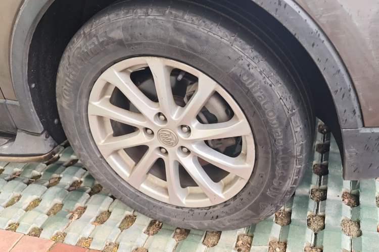 Used Buick Envision 2016 20T Two-Wheel-Drive Elite Model Right Front Wheel Hub