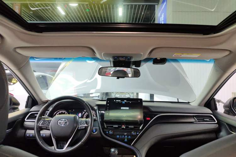 Used Toyota Camry 2023 2.0G Luxury Edition
