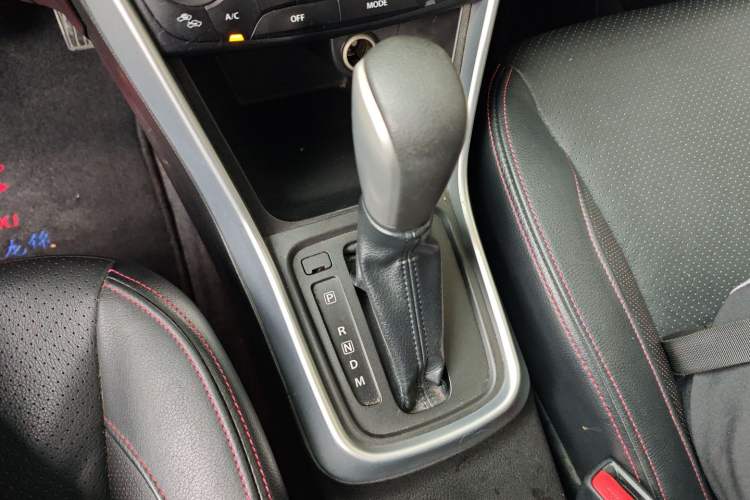 Used Suzuki S-Cross 2014 1.6L CVT Two-Wheel Drive Elite Version Gear Lever