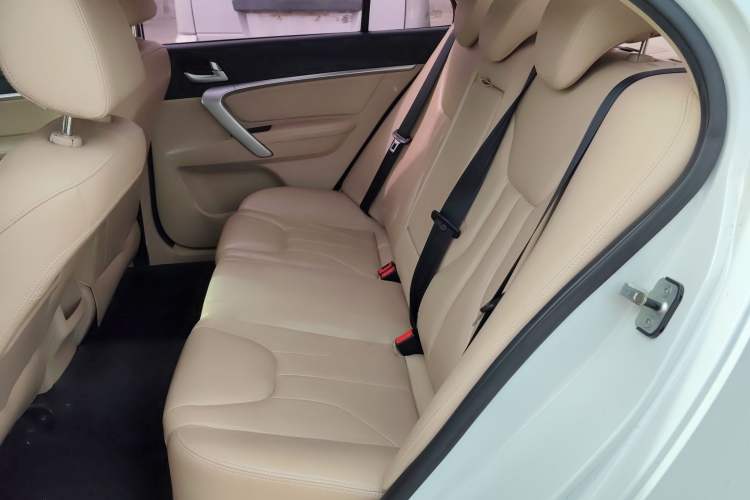 Used Geely Auto Emgrand 2017 Sedan Million Edition 1.5L Manual Luxury Model