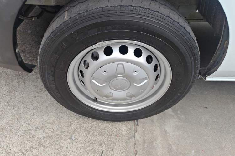 Used Ford Transit 2023 2.0T Gasoline Manual Multifunction Commercial Vehicle Short Wheelbase Low Roof 5/6 Seats