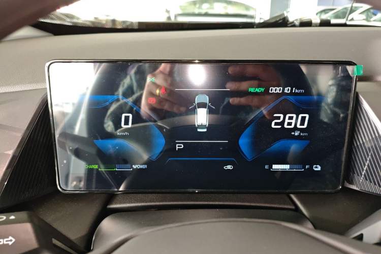 Used Dongfeng Aeolus SKY EV01 2025 530 km AIR Elite Edition
