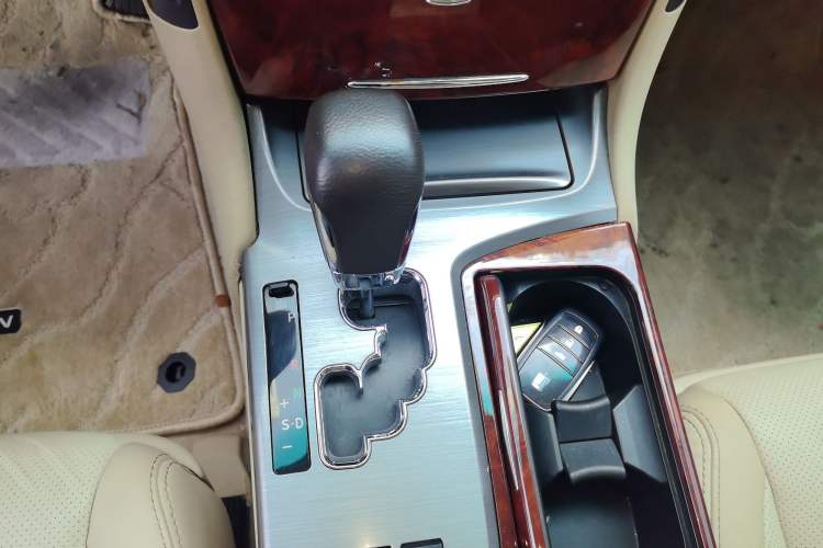 Used Toyota Crown 2012 2.5L Royal Navigation Edition