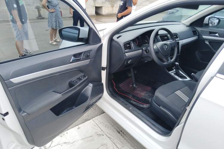 Used Volkswagen Gran Lavida 2017 1.6L Automatic Fashion Edition